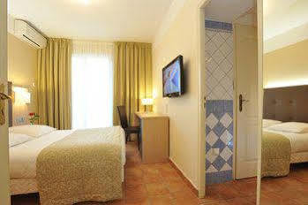 Hotel Rotonde 4*